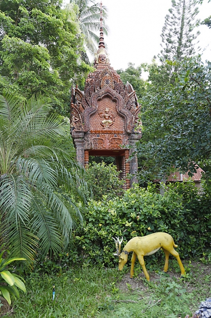 Wat Phu Khao Kaew-021